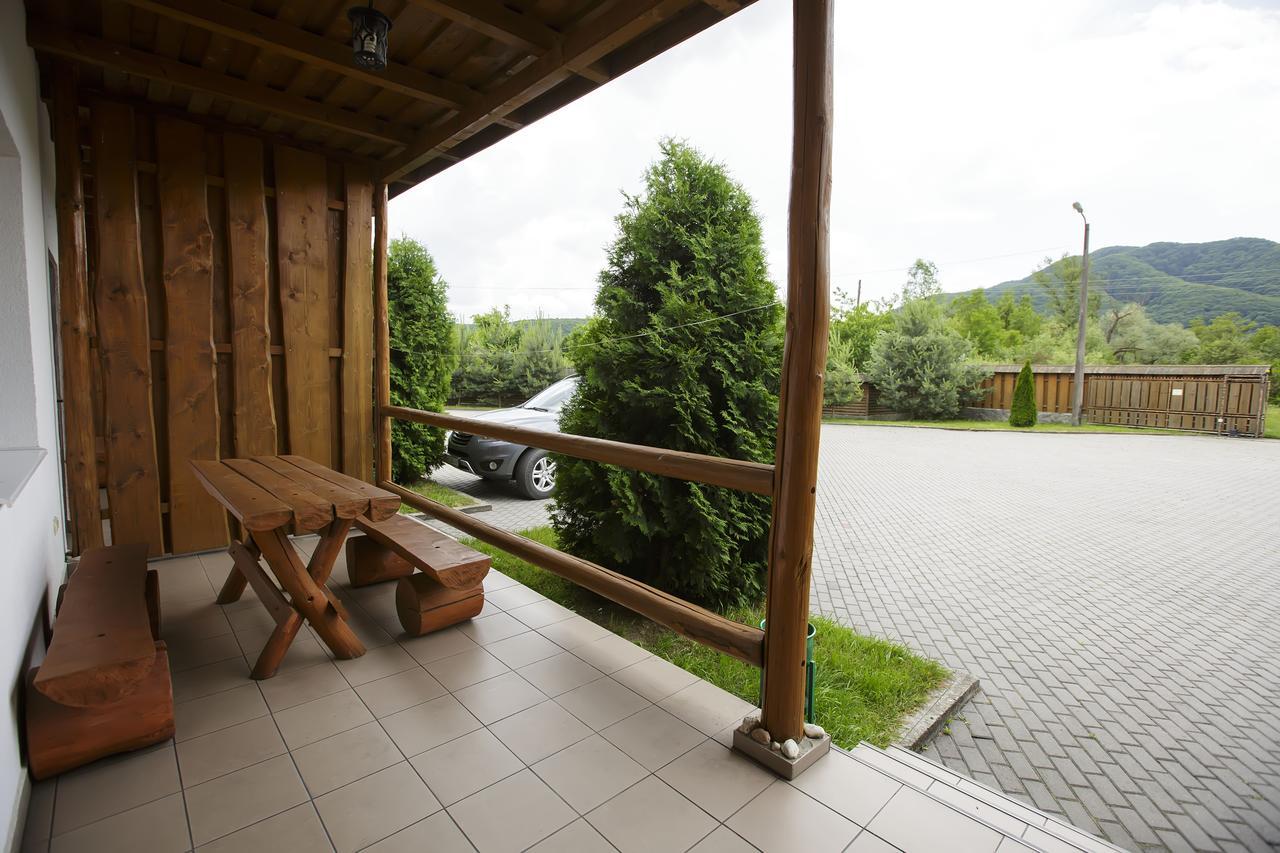 Hotel Trembita Chust Exteriér fotografie
