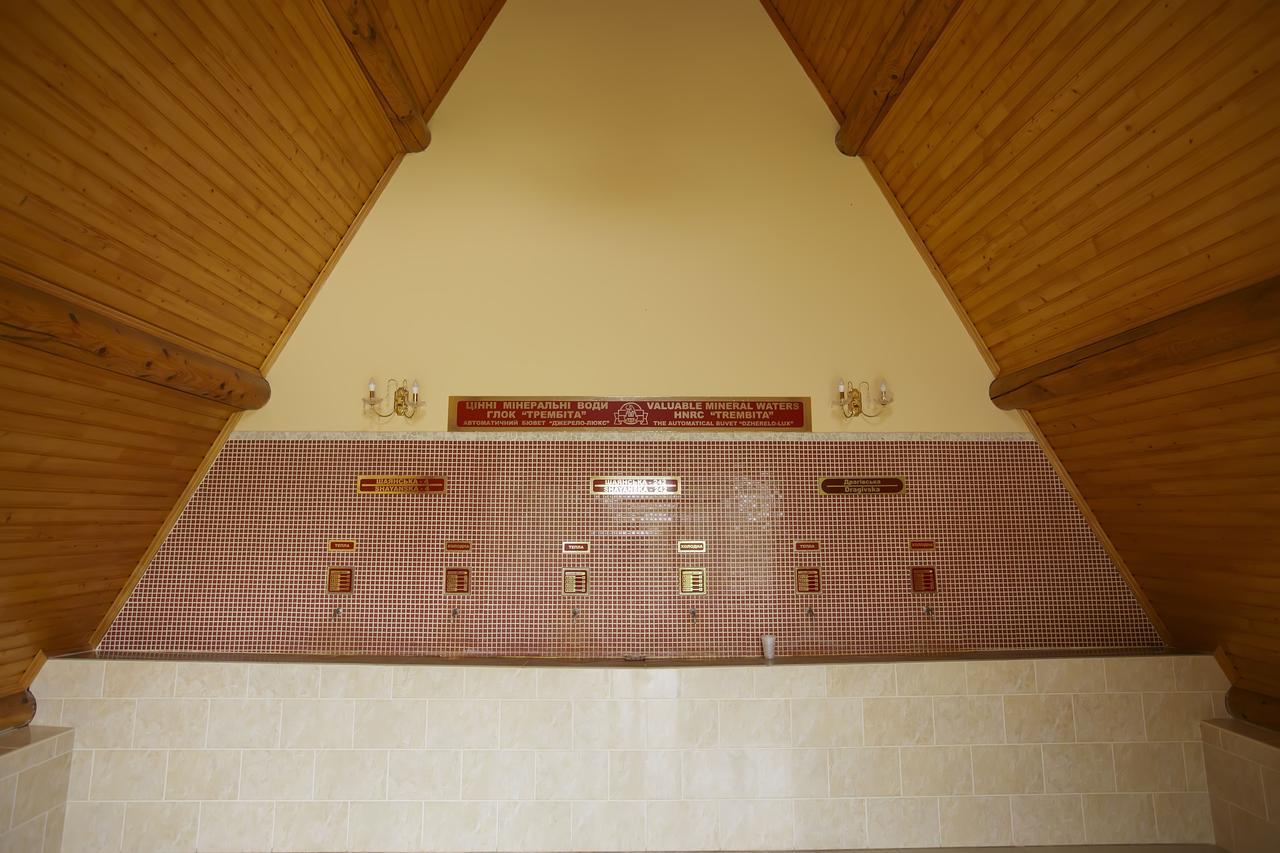 Hotel Trembita Chust Exteriér fotografie